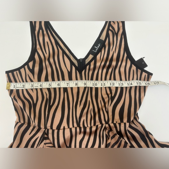 NWT Lulu’s Won’t be Tamed tiger print ruffle satin dress small V-neck midi dress - Picture 9 of 17